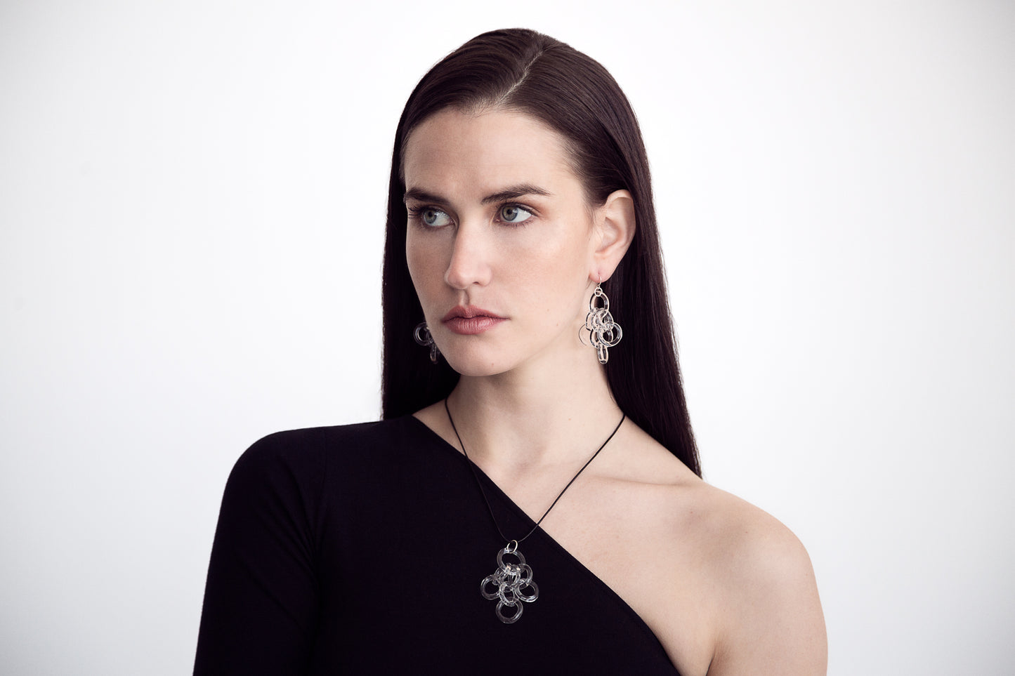 Cluster Chain Pendant Necklace on Leather